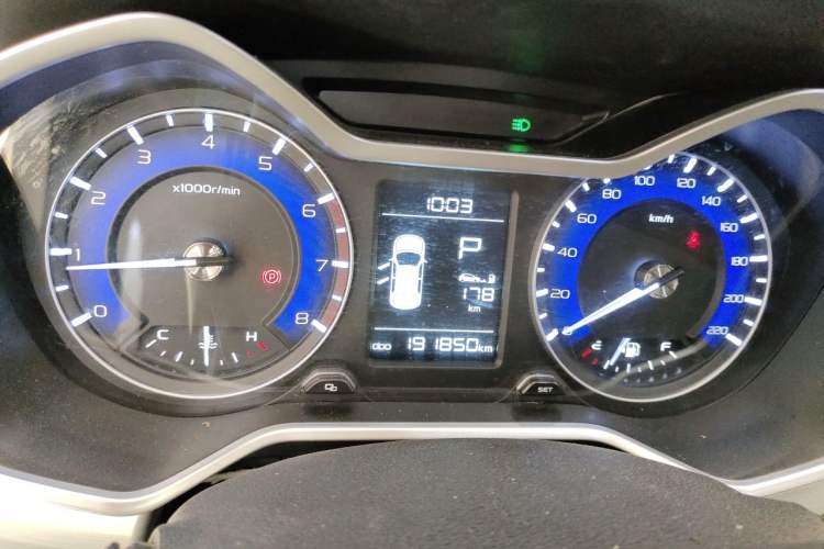 Used Geely Auto Vision X3 2019 Upgraded Model 1.5L CVT Prestige Version Instrument Cluster
