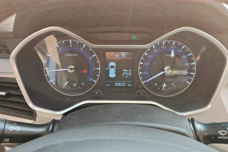 Used Geely Auto Vision X3 2019 Upgraded Model 1.5L Manual Elite Version Instrument Cluster