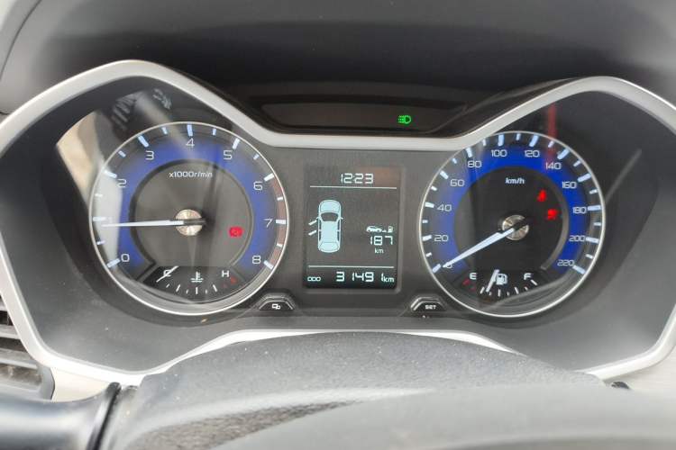 Used Geely Auto Vision X3 2019 Upgraded Model 1.5L Manual Elite Version Instrument Cluster
