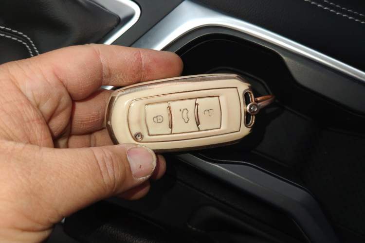 Used Geely Auto Vision X3 2019 Upgraded Model 1.5L CVT Prestige Version Interior 1