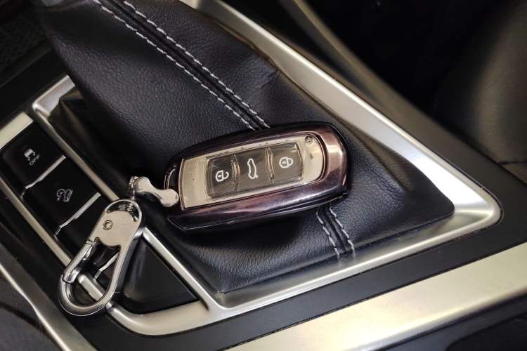 Used Geely Auto Vision X3 2019 Upgraded Model 1.5L CVT Elite Version Interior 1