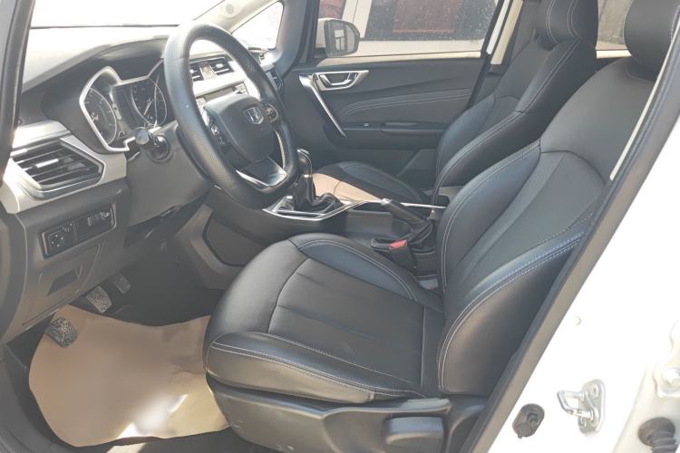 Used Geely Auto Vision X3 2019 Upgraded Model 1.5L Manual Elite Version Interior 1