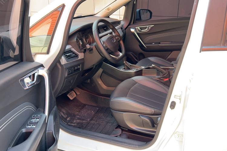 Used Geely Auto Vision X3 2019 Upgraded Model 1.5L CVT Prestige Version Interior 1