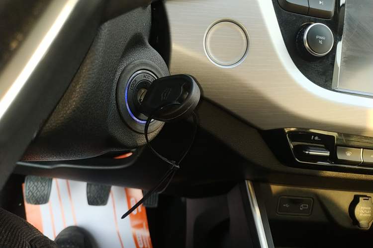 Used Geely Auto Vision X3 2019 Upgraded Model 1.5L Manual Elite Version Interior 1