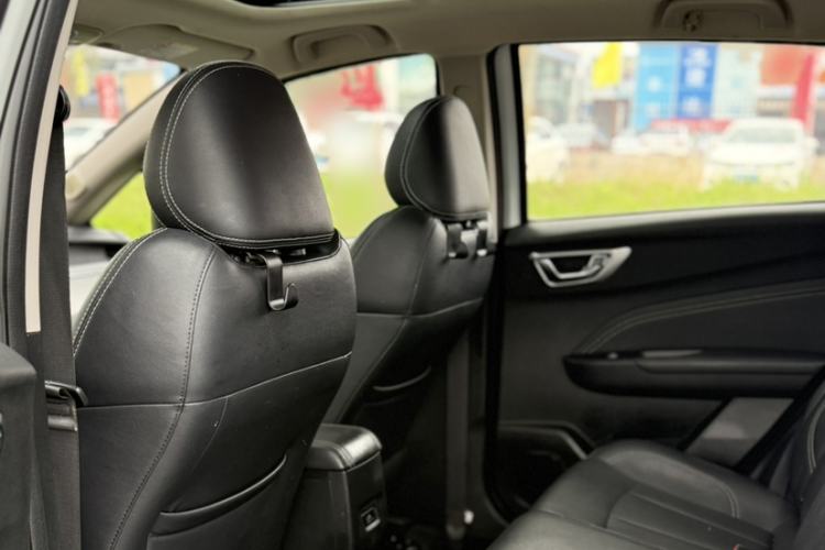 Used Geely Auto Vision X3 2019 Upgraded Model 1.5L CVT Prestige Version Interior 2