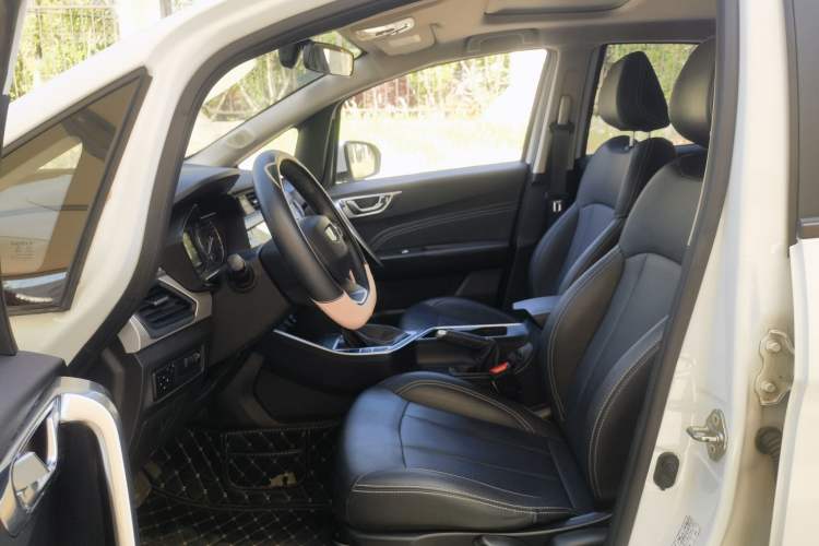Used Geely Auto Vision X3 2019 Upgraded Model 1.5L CVT Prestige Version Interior 2