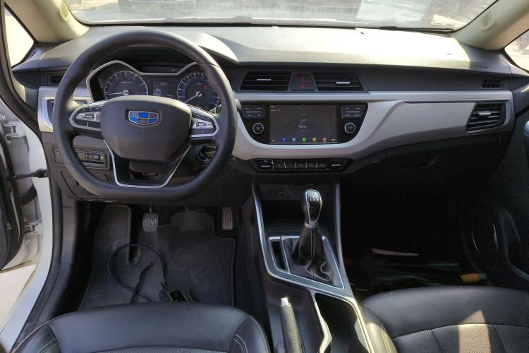 Used Geely Auto Vision X3 2019 Upgraded Model 1.5L Manual Luxury Version Interior 2