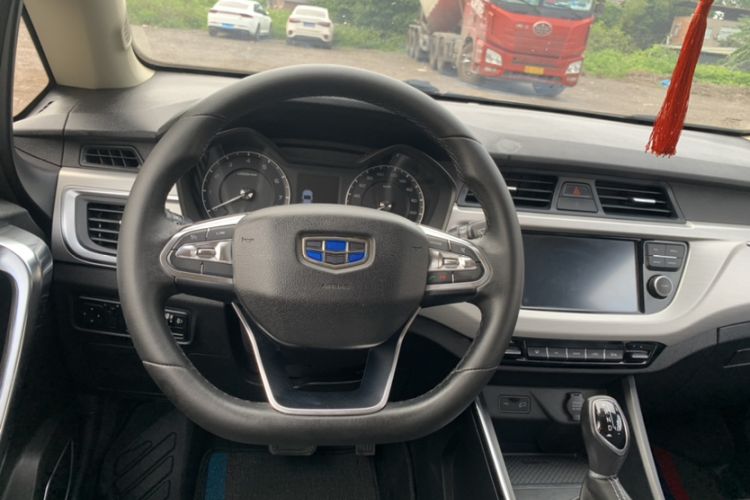Used Geely Auto Vision X3 2019 Upgraded Model 1.5L CVT Elite Version Interior 2