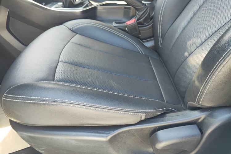 Used Geely Auto Vision X3 2019 Upgraded Model 1.5L Manual Elite Version Interior 2