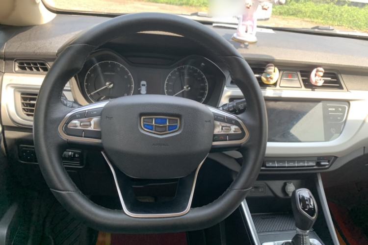 Used Geely Auto Vision X3 2019 Upgraded Model 1.5L CVT Prestige Version Interior 3
