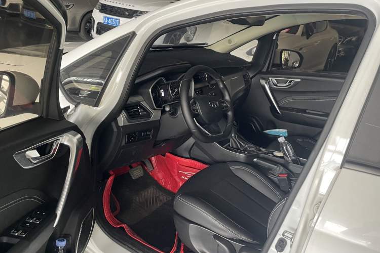 Used Geely Auto Vision X3 2019 Upgraded Model 1.5L CVT Prestige Version Interior 3