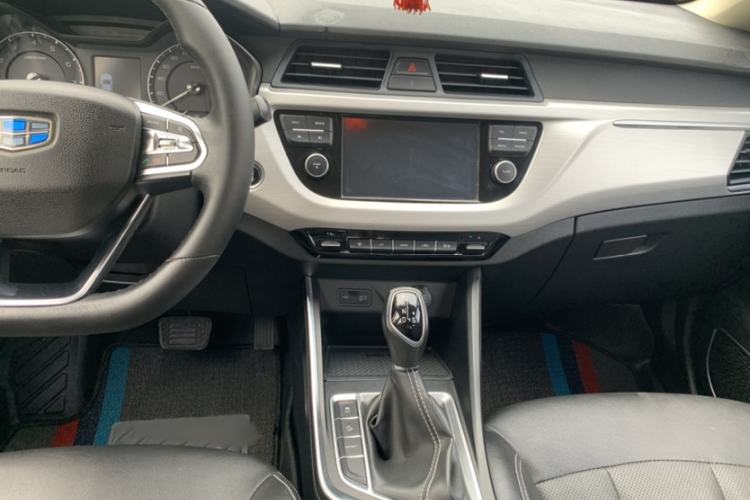 Used Geely Auto Vision X3 2019 Upgraded Model 1.5L CVT Elite Version Interior 3