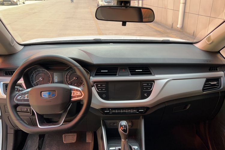 Used Geely Auto Vision X3 2019 Upgraded Model 1.5L CVT Prestige Version Interior 3