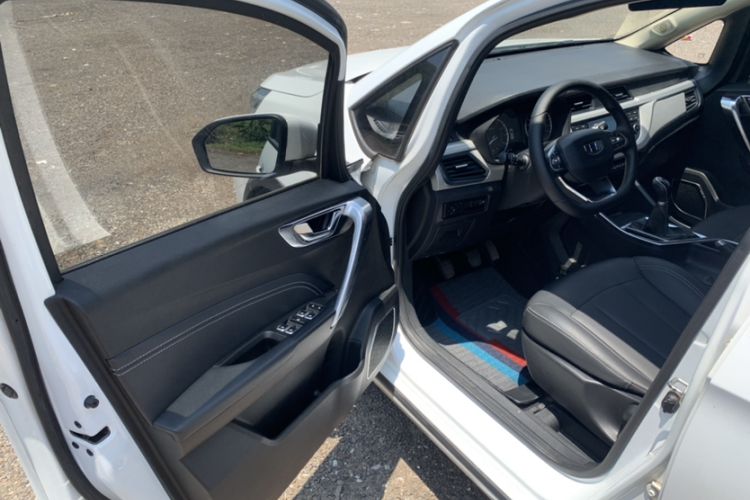 Used Geely Auto Vision X3 2019 Upgraded Model 1.5L Manual Elite Version Interior 4