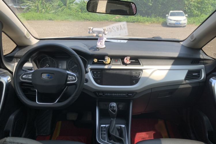 Used Geely Auto Vision X3 2019 Upgraded Model 1.5L CVT Prestige Version Interior 4