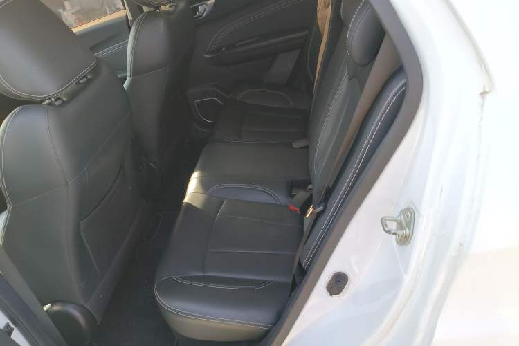 Used Geely Auto Vision X3 2019 Upgraded Model 1.5L Manual Luxury Version Interior 4