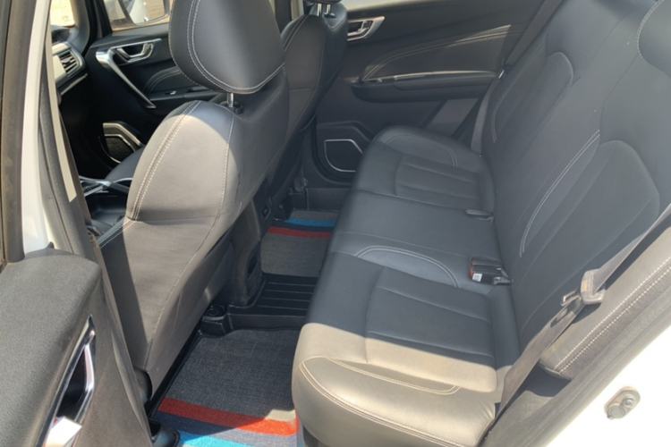 Used Geely Auto Vision X3 2019 Upgraded Model 1.5L Manual Elite Version Interior 5