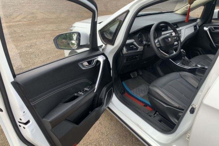Used Geely Auto Vision X3 2019 Upgraded Model 1.5L CVT Elite Version Interior 6