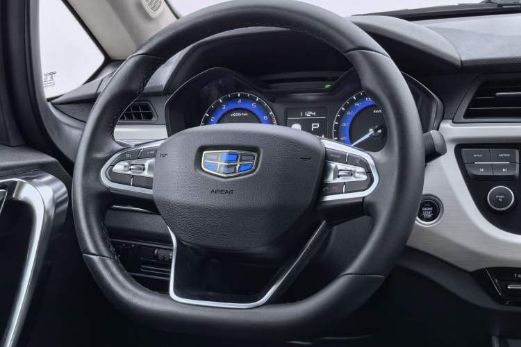 Used Geely Auto Vision X3 2019 Upgraded Model 1.5L CVT Elite Version Interior 7