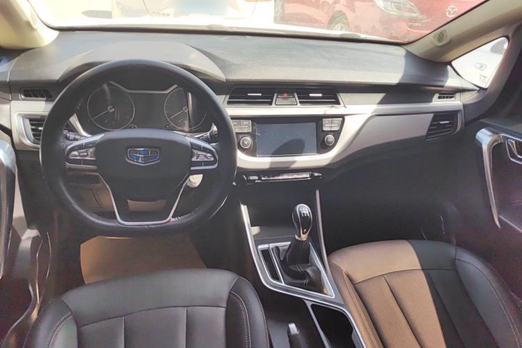 Used Geely Auto Vision X3 2019 Upgraded Model 1.5L Manual Elite Version Interior 7