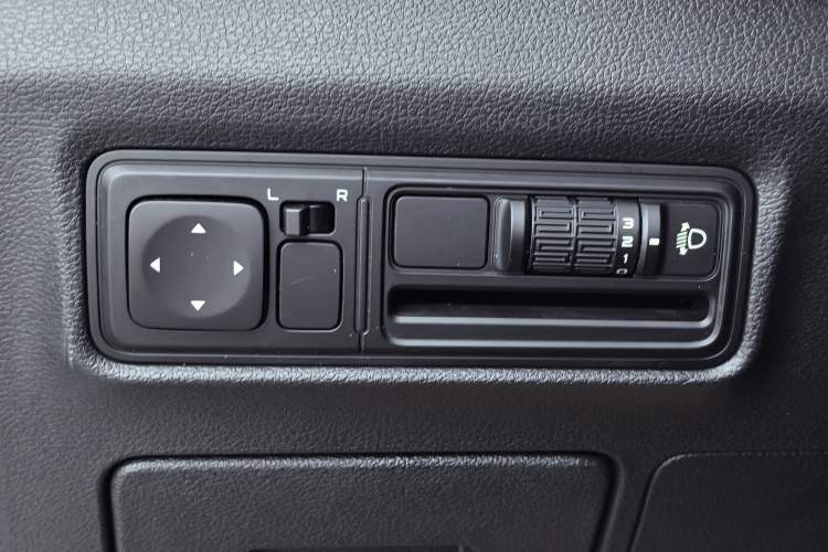 Used Geely Auto Vision X3 2019 Upgraded Model 1.5L CVT Elite Version Interior 9