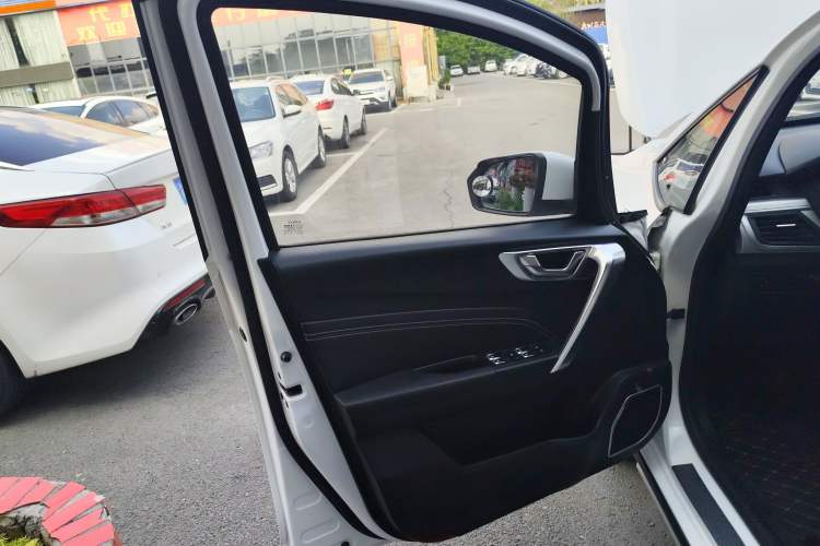 Used Geely Auto Vision X3 2019 Upgraded Model 1.5L Manual Elite Version Left Front Door Interior