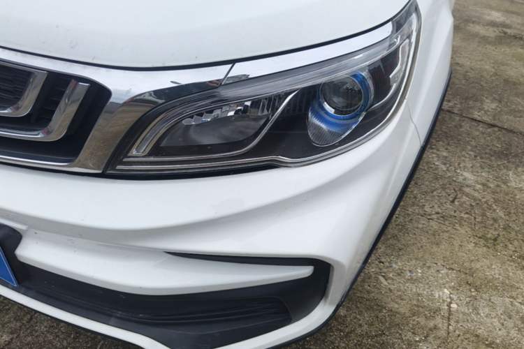 Used Geely Auto Vision X3 2019 Upgraded Model 1.5L CVT Elite Version Left Front Headlight