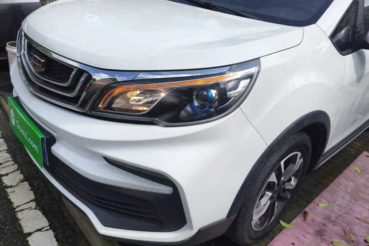 Used Geely Auto Vision X3 2019 Upgraded Model 1.5L CVT Elite Version Left Front Headlight