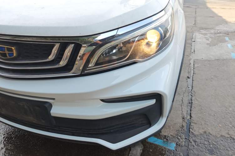 Used Geely Auto Vision X3 2019 Upgraded Model 1.5L CVT Prestige Version Left Front Headlight