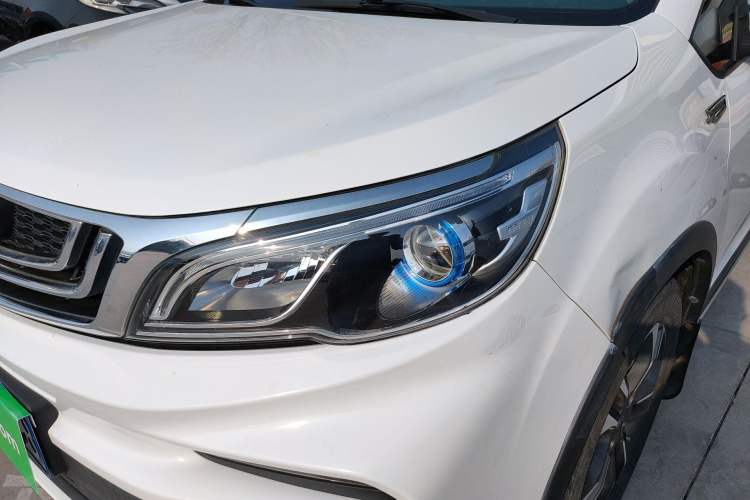Used Geely Auto Vision X3 2019 Upgraded Model 1.5L CVT Prestige Version Left Front Headlight