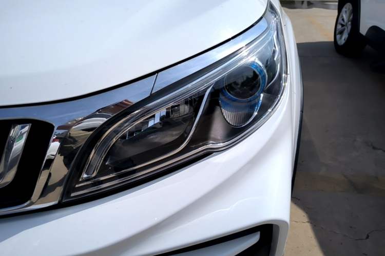Used Geely Auto Vision X3 2019 Upgraded Model 1.5L Manual Luxury Version Left Front Headlight
