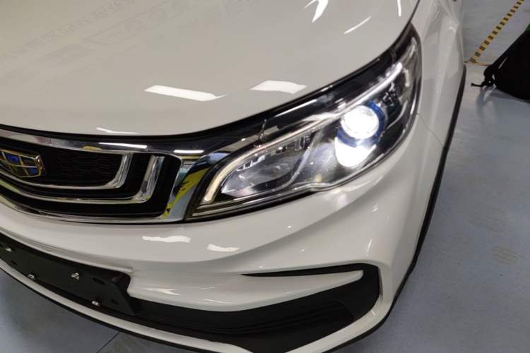 Used Geely Auto Vision X3 2019 Upgraded Model 1.5L CVT Elite Version Left Front Headlight