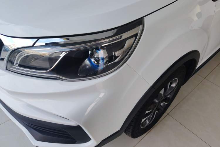 Used Geely Auto Vision X3 2019 Upgraded Model 1.5L CVT Prestige Version Left Front Headlight