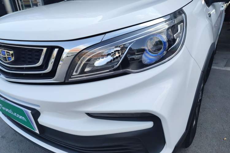 Used Geely Auto Vision X3 2019 Upgraded Model 1.5L Manual Elite Version Left Front Headlight
