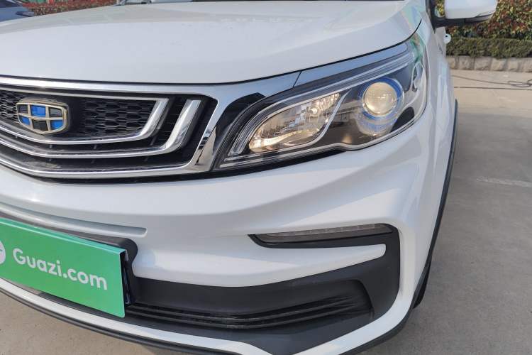 Used Geely Auto Vision X3 2019 Upgraded Model 1.5L CVT Elite Version Left Front Headlight
