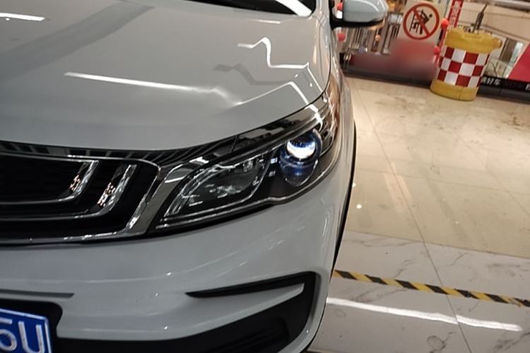 Used Geely Auto Vision X3 2019 Upgraded Model 1.5L CVT Elite Version Left Front Headlight