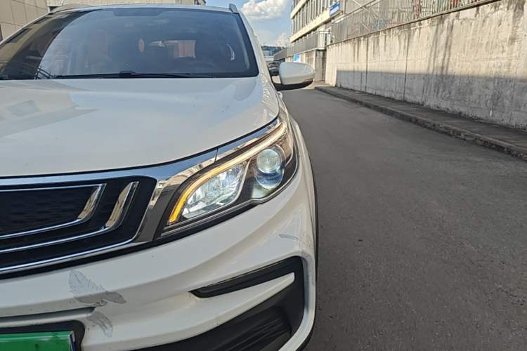Used Geely Auto Vision X3 2019 Upgraded Model 1.5L Manual Elite Version Left Front Headlight