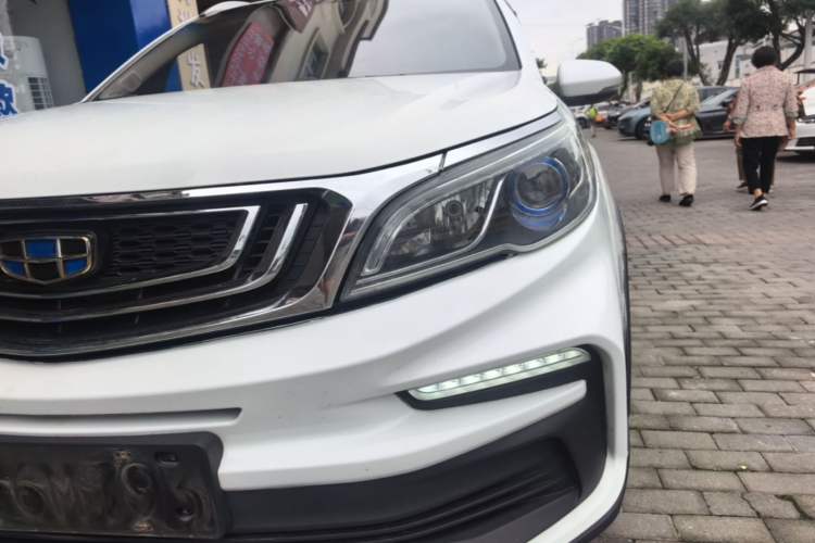 Used Geely Auto Vision X3 2019 Upgraded Model 1.5L Manual Luxury Version Left Front Headlight