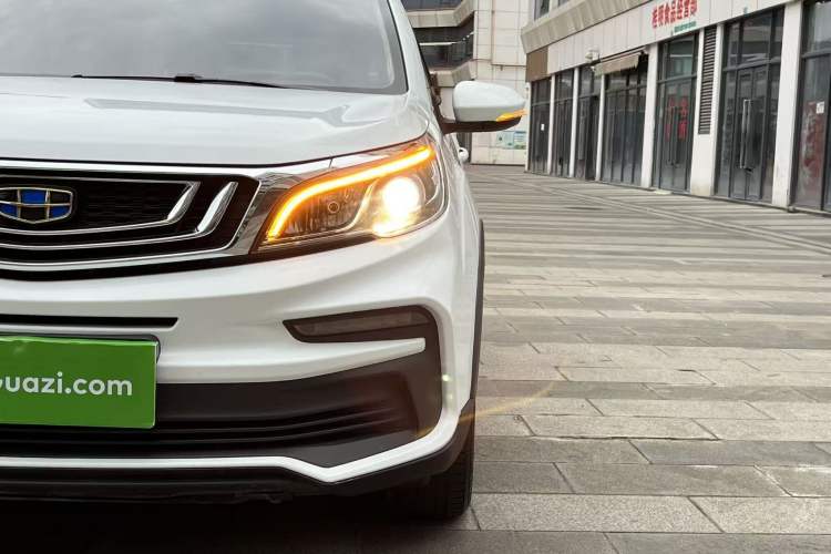 Used Geely Auto Vision X3 2019 Upgraded Model 1.5L CVT Elite Version Left Front Headlight
