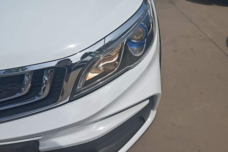 Used Geely Auto Vision X3 2019 Upgraded Model 1.5L CVT Prestige Version Left Front Headlight