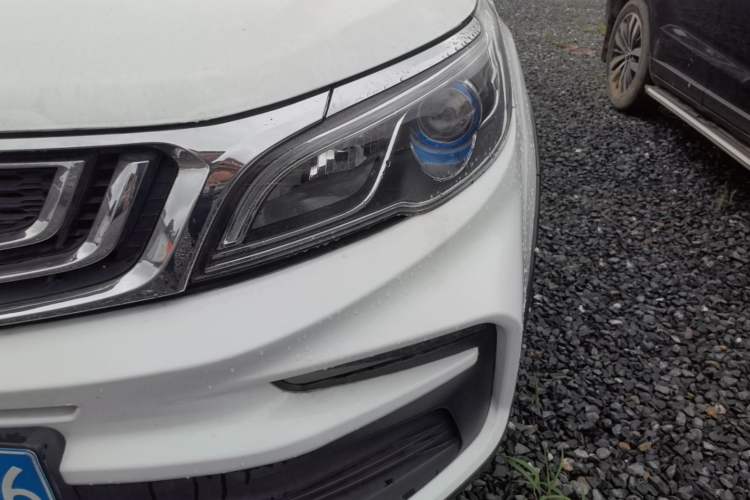 Used Geely Auto Vision X3 2019 Upgraded Model 1.5L Manual Elite Version Left Front Headlight