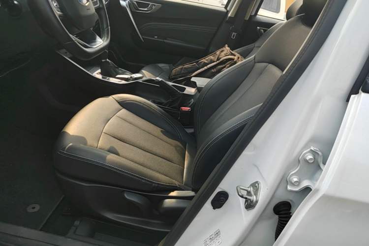 Used Geely Auto Vision X3 2019 Upgraded Model 1.5L CVT Prestige Version Left Front Seat