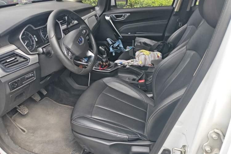 Used Geely Auto Vision X3 2019 Upgraded Model 1.5L Manual Elite Version Left Front Seat