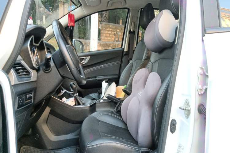 Used Geely Auto Vision X3 2019 Upgraded Model 1.5L CVT Prestige Version Left Front Seat