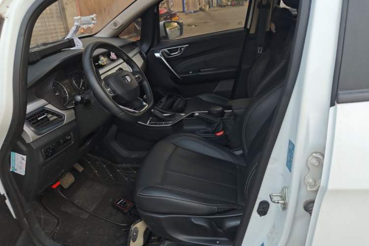 Used Geely Auto Vision X3 2019 Upgraded Model 1.5L CVT Prestige Version Left Front Seat