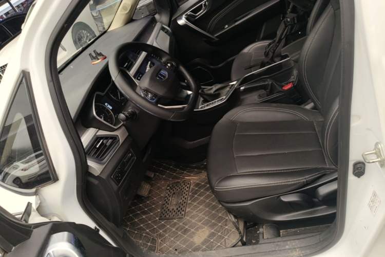 Used Geely Auto Vision X3 2019 Upgraded Model 1.5L CVT Prestige Version Left Front Seat