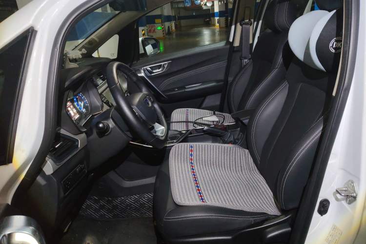 Used Geely Auto Vision X3 2019 Upgraded Model 1.5L CVT Elite Version Left Front Seat