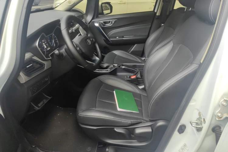 Used Geely Auto Vision X3 2019 Upgraded Model 1.5L CVT Prestige Version Left Front Seat