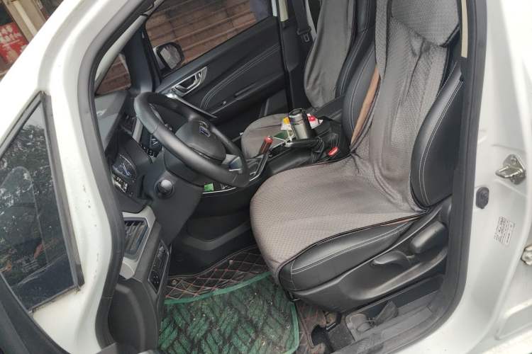 Used Geely Auto Vision X3 2019 Upgraded Model 1.5L CVT Prestige Version Left Front Seat