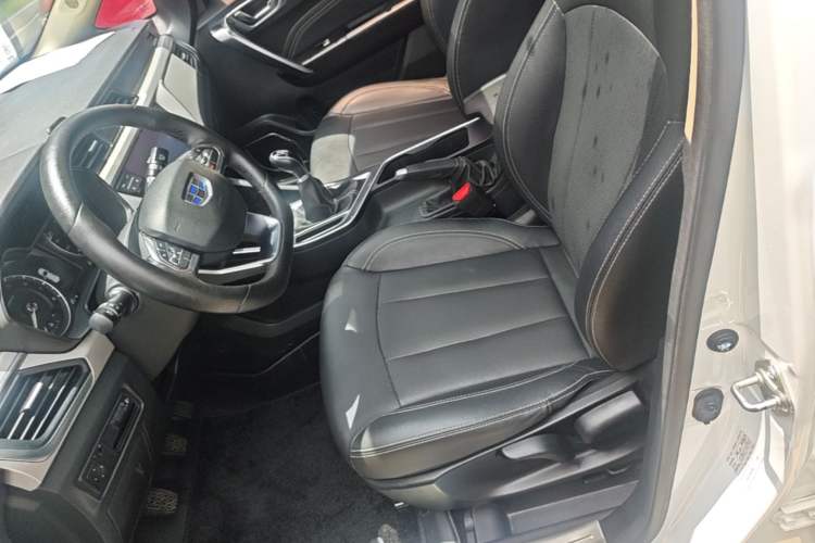 Used Geely Auto Vision X3 2019 Upgraded Model 1.5L Manual Luxury Version Left Front Seat